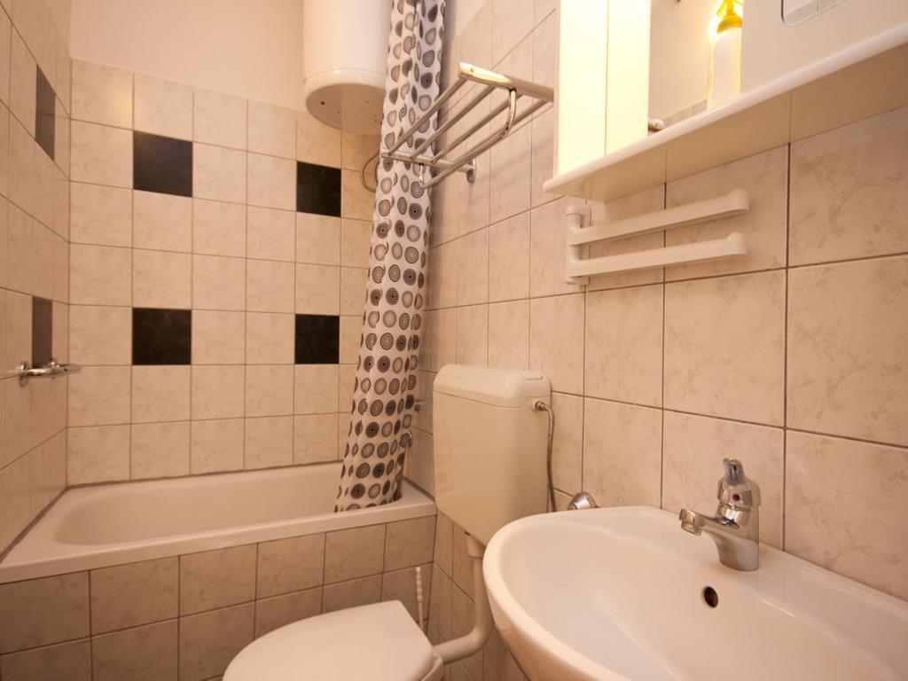 Apartments Tomasic Baska  Bagian luar foto