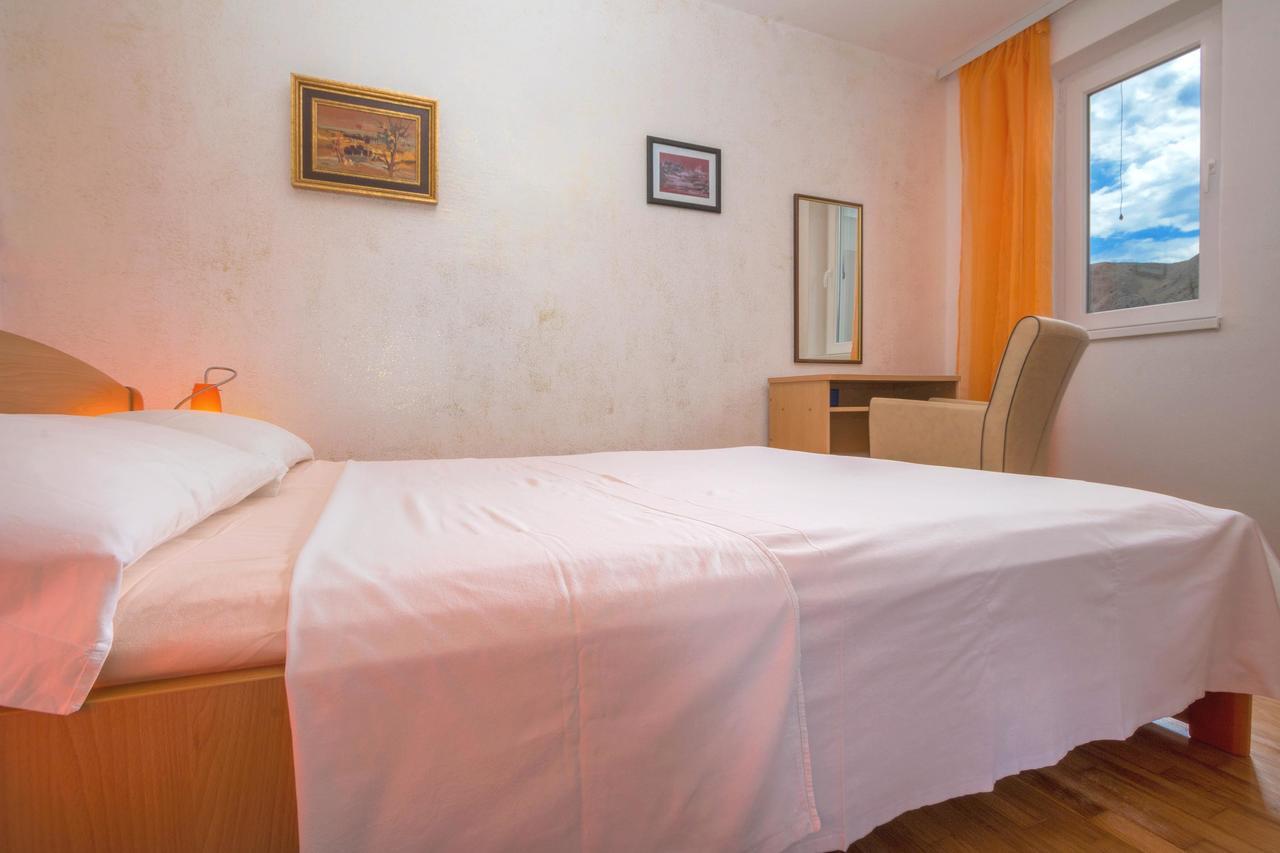 Apartments Tomasic Baska  Bagian luar foto